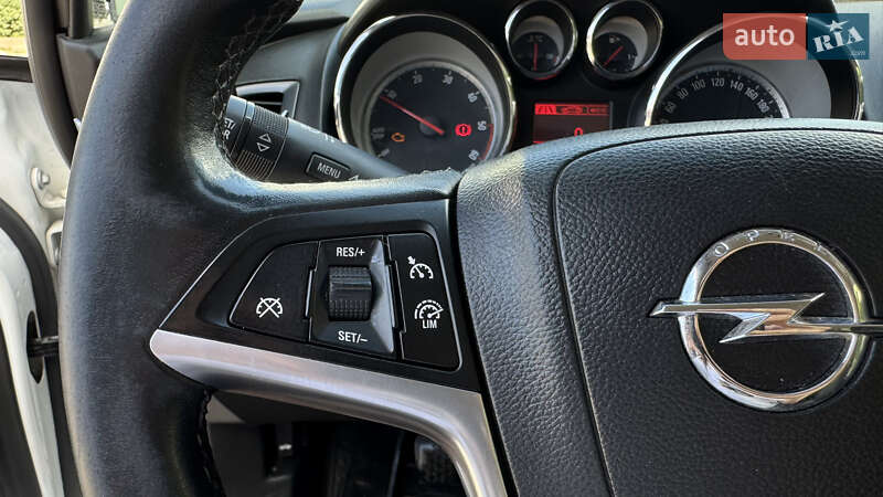 Универсал Opel Astra 2014 в Ивано-Франковске