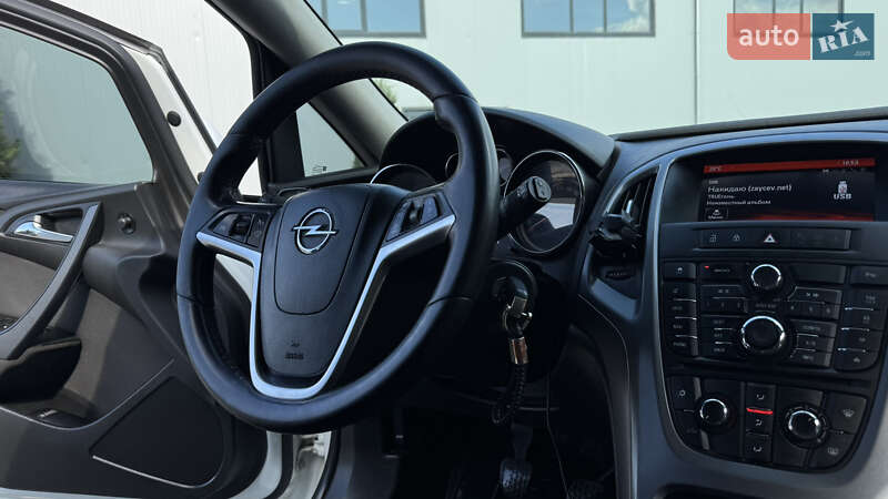 Универсал Opel Astra 2014 в Ивано-Франковске