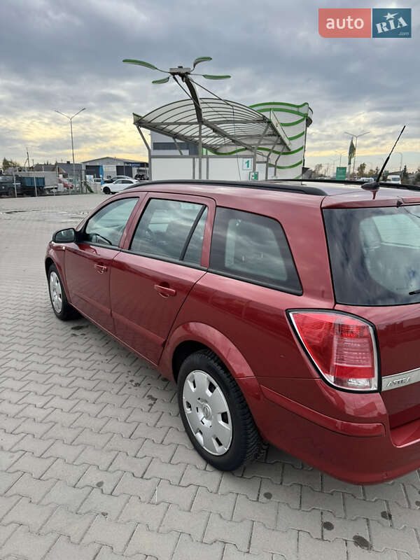 Універсал Opel Astra 2006 в Нововолинську