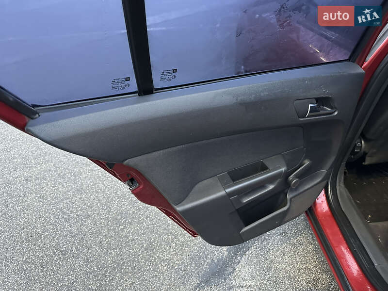 Хэтчбек Opel Astra 2006 в Черновцах фото 10 Хэтчбек Opel Astra 2006 в Черновцах