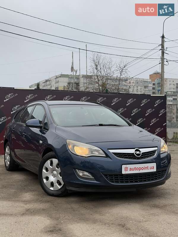 Универсал Opel Astra 2011 в Сумах