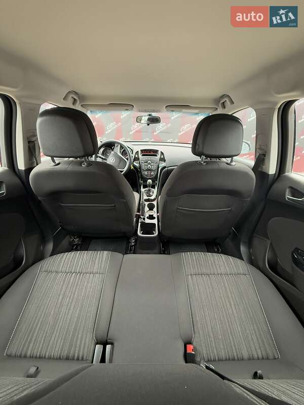 Универсал Opel Astra 2011 в Сумах