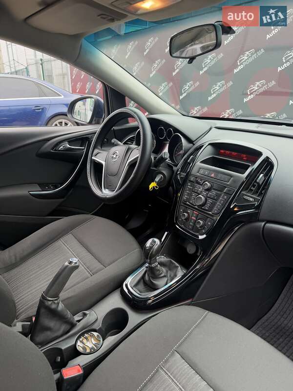 Универсал Opel Astra 2011 в Сумах