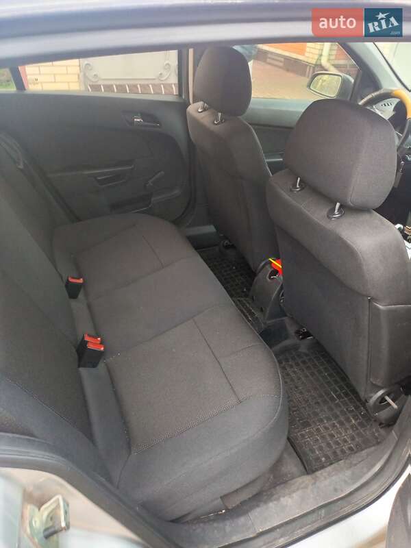Хэтчбек Opel Astra 2009 в Киеве фото 5 Хэтчбек Opel Astra 2009 в Киеве