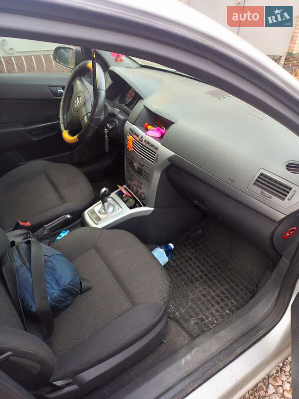 Хэтчбек Opel Astra 2009 в Киеве фото 6 Хэтчбек Opel Astra 2009 в Киеве