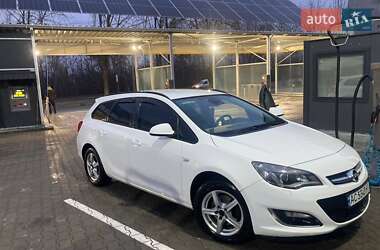 Універсал Opel Astra 2013 в Луцьку