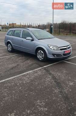 Універсал Opel Astra 2006 в Рівному