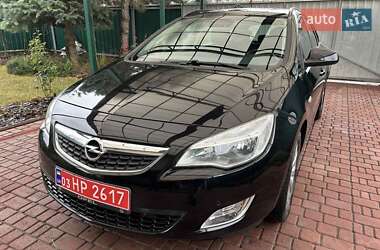Універсал Opel Astra 2011 в Білій Церкві