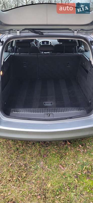 Універсал Opel Astra 2011 в Луцьку