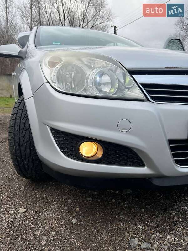 Универсал Opel Astra 2009 в Жидачове