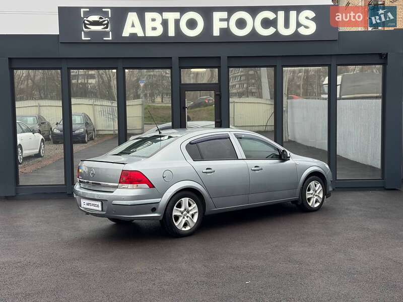 Седан Opel Astra 2012 в Киеве фото 5 Седан Opel Astra 2012 в Киеве