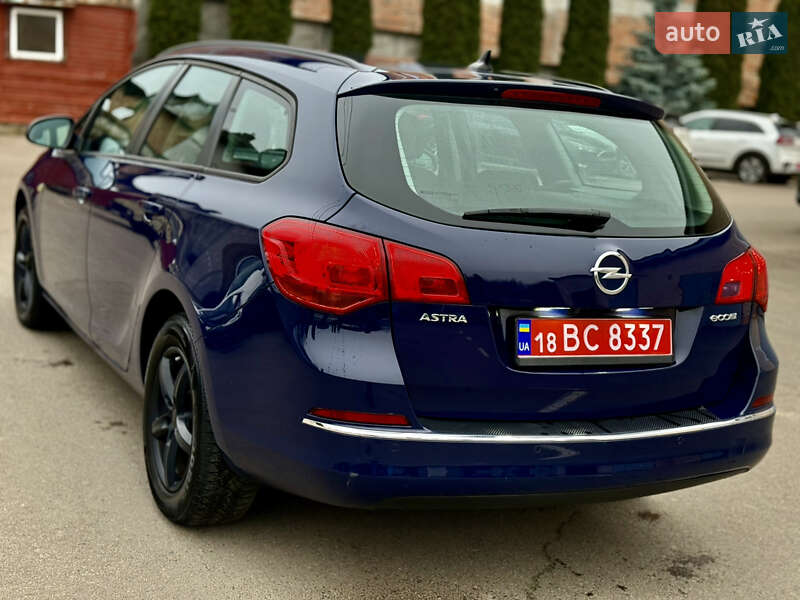 Универсал Opel Astra 2014 в Ровно фото 10 Универсал Opel Astra 2014 в Ровно