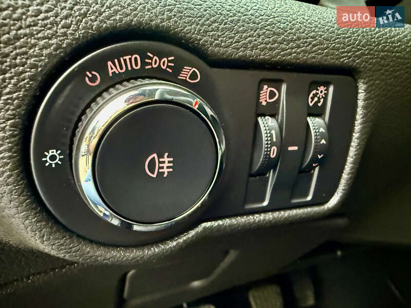 Универсал Opel Astra 2014 в Ровно фото 18 Универсал Opel Astra 2014 в Ровно