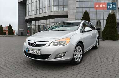Універсал Opel Astra 2011 в Хмельницькому