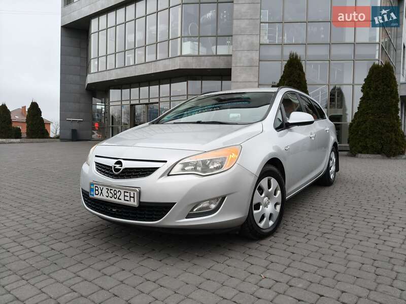 Opel Astra 2011 Opel Astra 2011