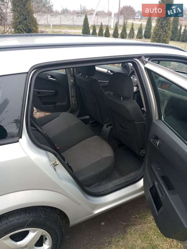 Универсал Opel Astra 2008 в Любомле
