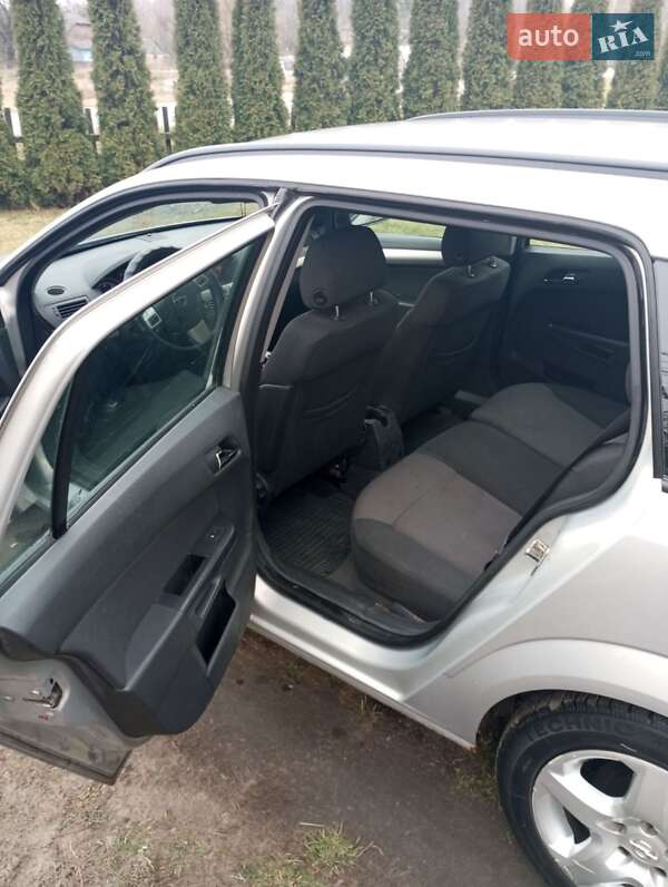Универсал Opel Astra 2008 в Любомле