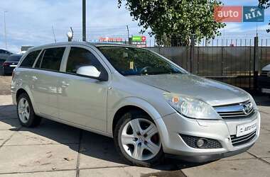 Универсал Opel Astra 2010 в Киеве