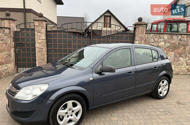 Хэтчбек Opel Astra 2007 в Ровно