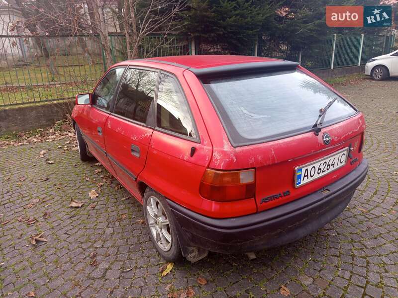 Хетчбек Opel Astra 1994 в Великому Березному