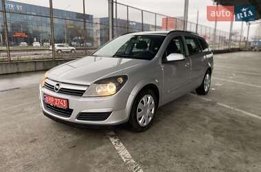 Універсал Opel Astra 2006 в Рівному