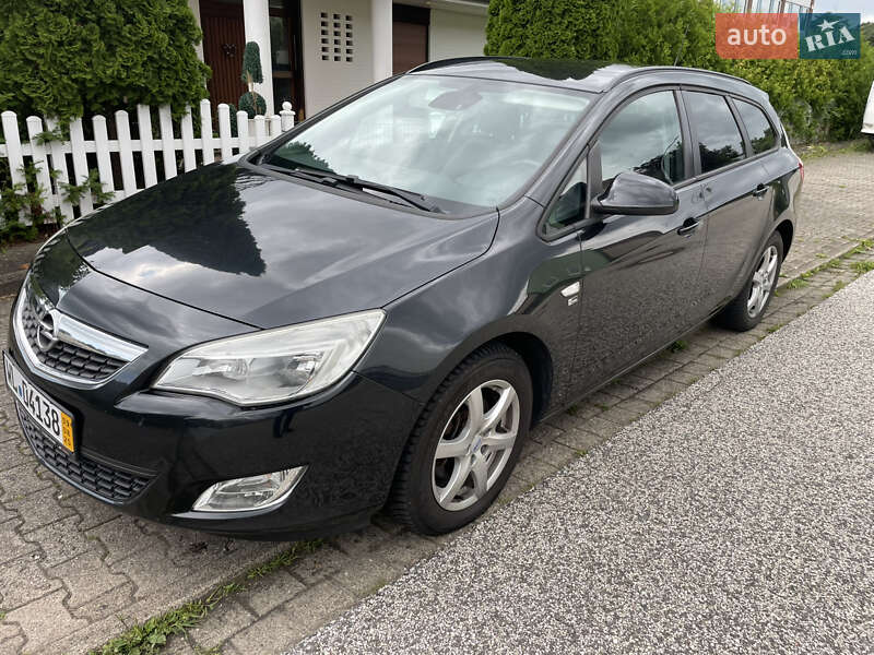 Opel Astra 2012