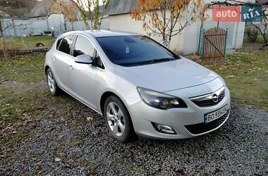 Хэтчбек Opel Astra 2010 в Бучаче