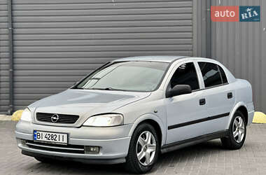 Седан Opel Astra 2005 в Кропивницком