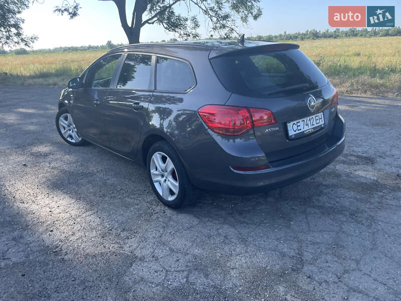 Универсал Opel Astra 2011 в Банилове фото 3 Универсал Opel Astra 2011 в Банилове