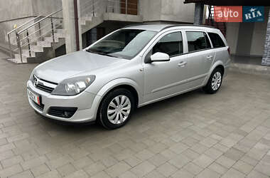 Универсал Opel Astra 2006 в Вишневце