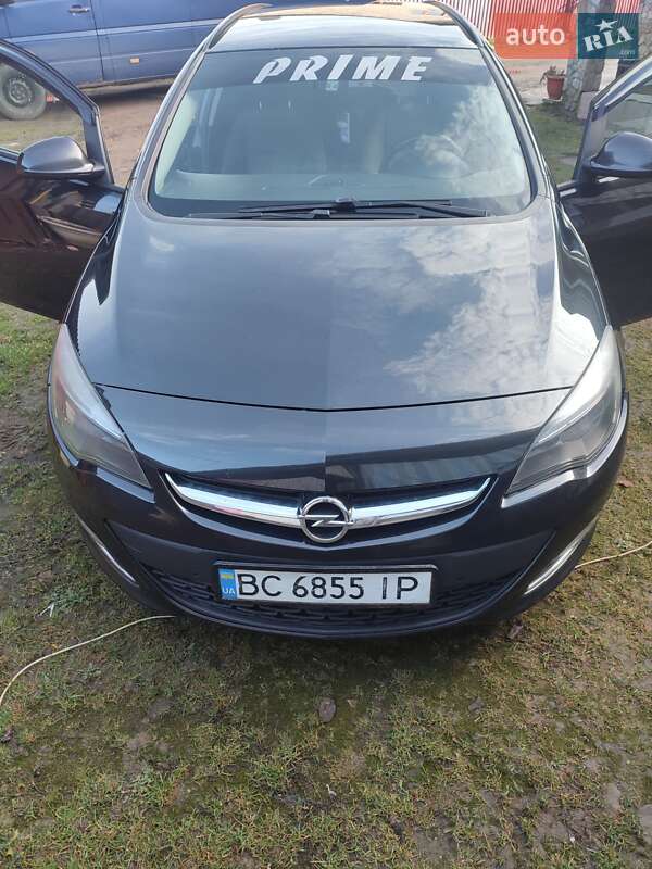 Універсал Opel Astra 2013 в Старому Самборі