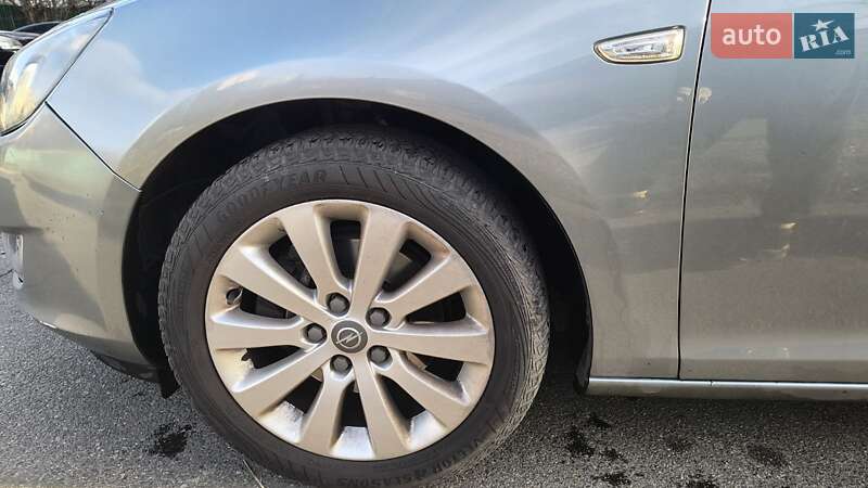 Хэтчбек Opel Astra 2010 в Киеве фото 3 Хэтчбек Opel Astra 2010 в Киеве