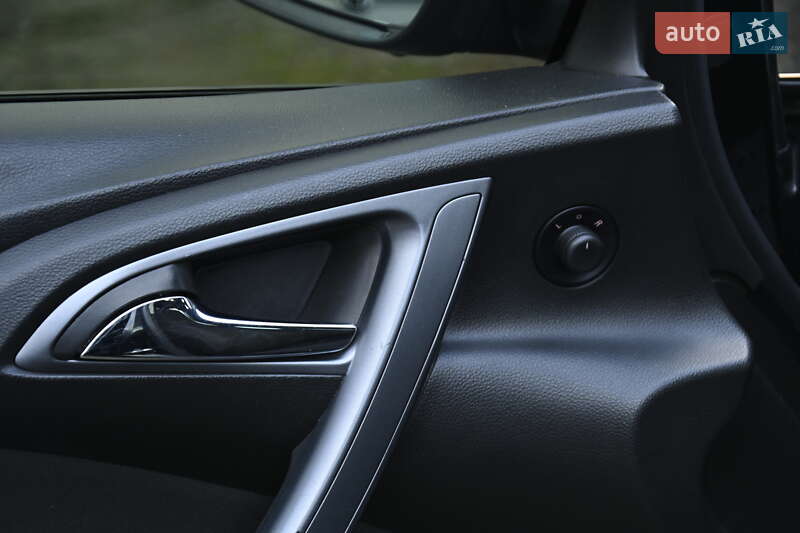 Универсал Opel Astra 2014 в Бердичеве фото 14 Универсал Opel Astra 2014 в Бердичеве