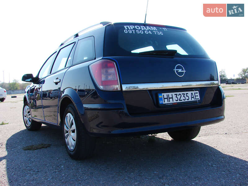 Универсал Opel Astra 2011 в Одессе