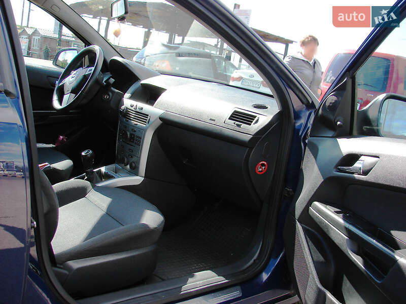 Универсал Opel Astra 2011 в Одессе