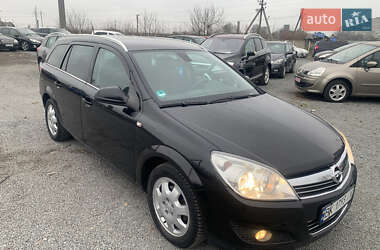 Універсал Opel Astra 2009 в Рівному