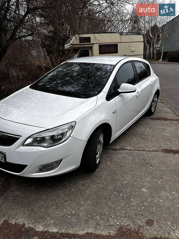 Хэтчбек Opel Astra 2010 в Ковеле
