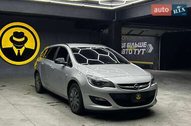 Універсал Opel Astra 2013 в Чернівцях