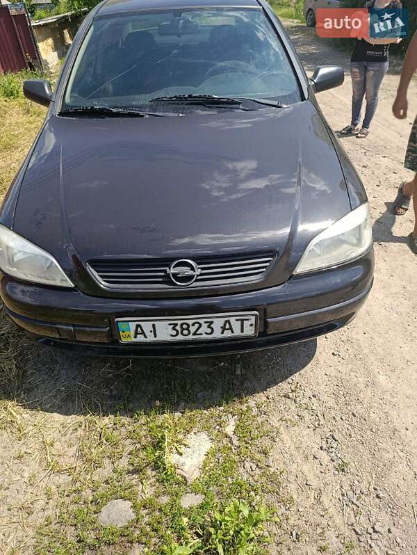 Седан Opel Astra 2006 в Первомайске
