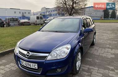 Универсал Opel Astra 2009 в Сокале