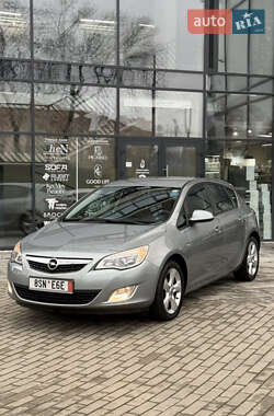 Хетчбек Opel Astra 2011 в Ужгороді