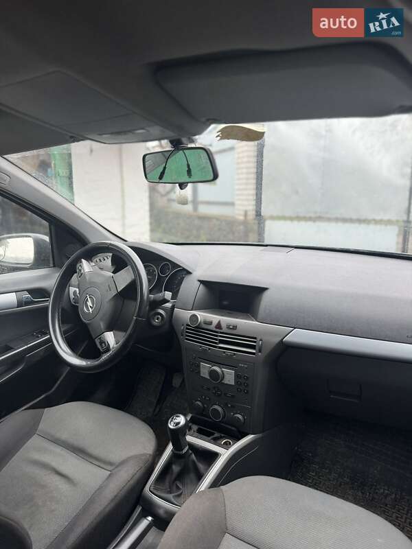 Универсал Opel Astra 2005 в Ставище