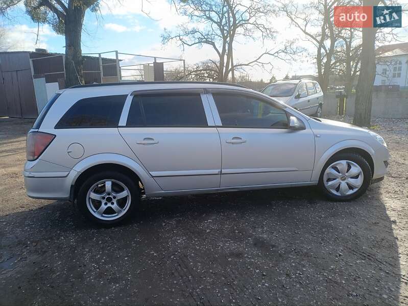 Універсал Opel Astra 2008 в Новомосковську