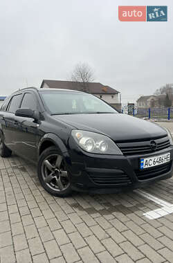 Универсал Opel Astra 2005 в Нововолынске