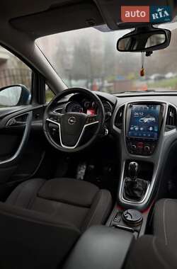 Універсал Opel Astra 2012 в Києві