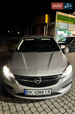 Універсал Opel Astra 2018 в Здолбуніві