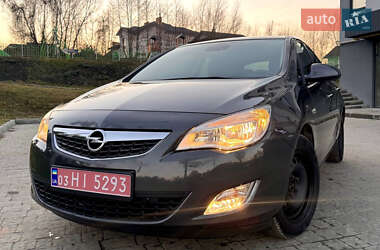 Хэтчбек Opel Astra 2010 в Львове