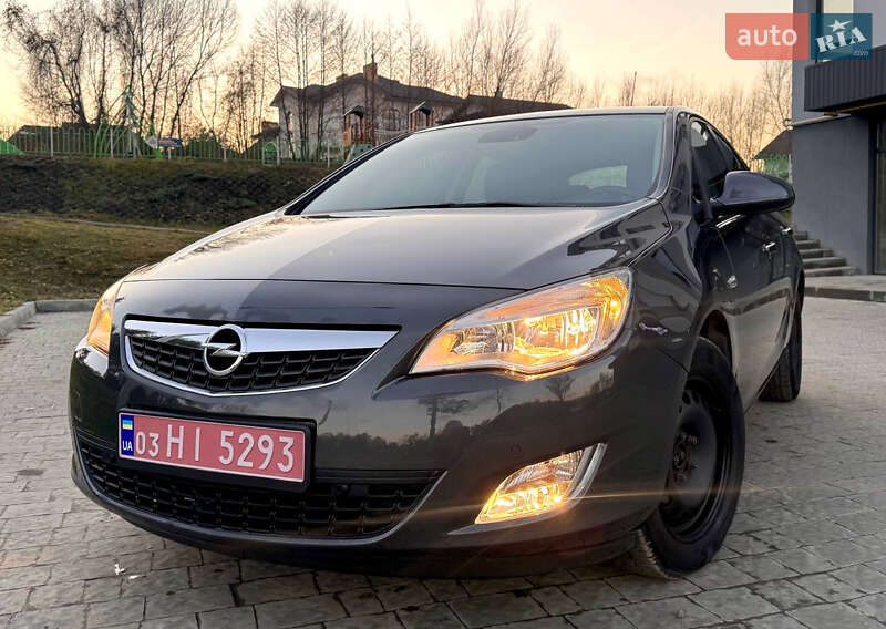 Opel Astra 2010 Opel Astra 2010