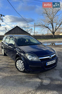 Универсал Opel Astra 2006 в Александрие