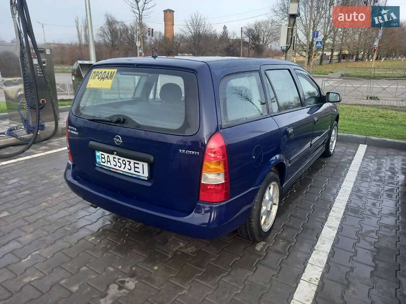 Универсал Opel Astra 2008 в Новой Одессе